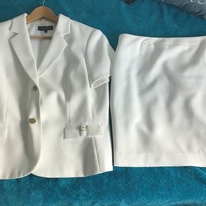White suit short sleeves